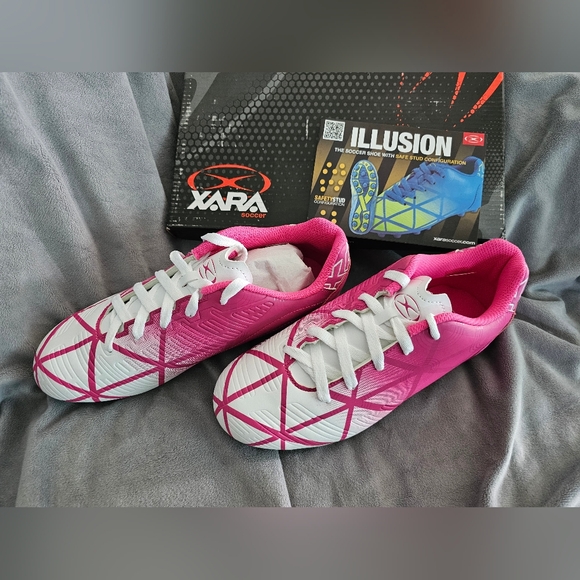 Xara Soccer Illusion Pink White Sz 6 Yth, 8 Womens Cleats Kids Sports Equipment - Picture 3 of 8